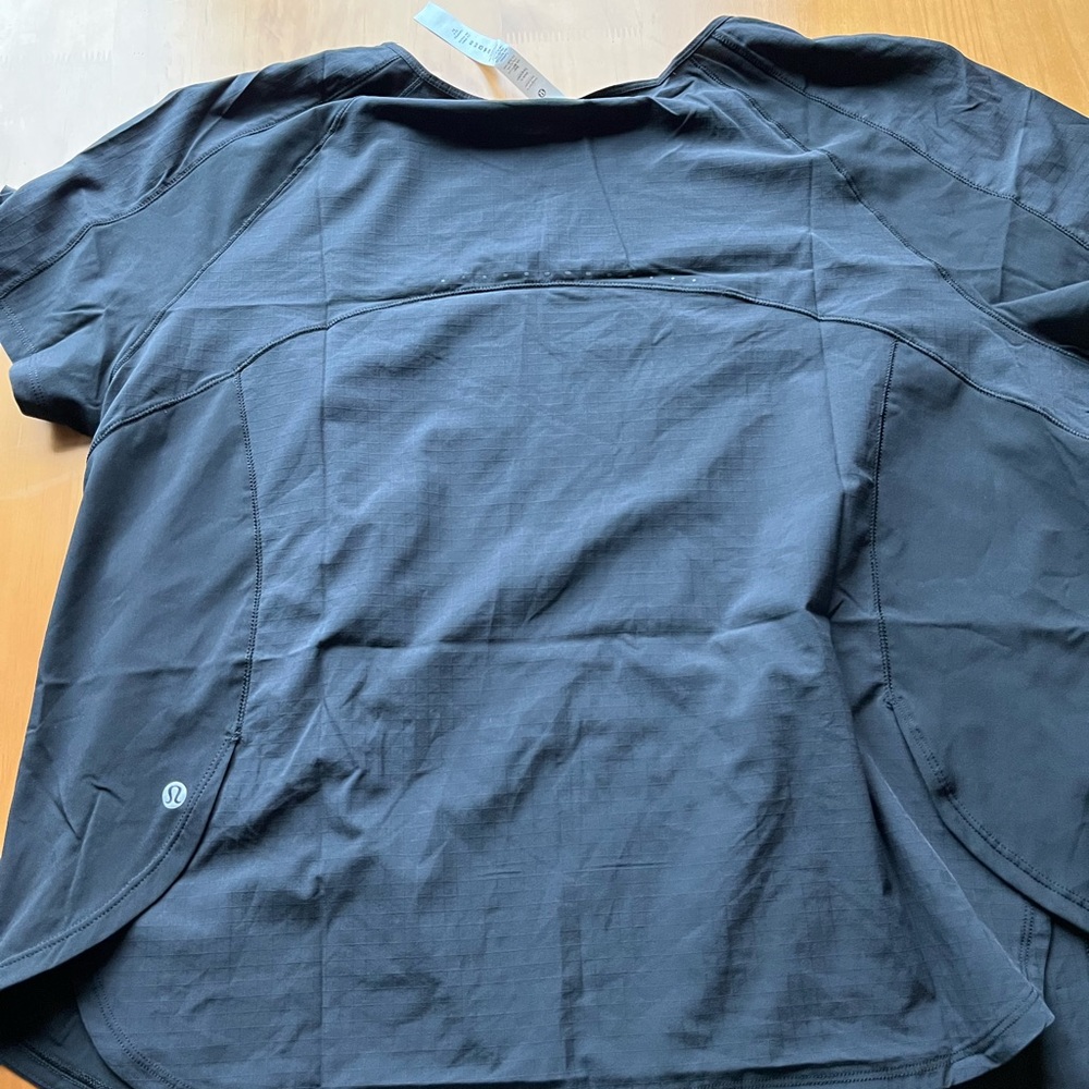 NWT running Lululemon shirt 18